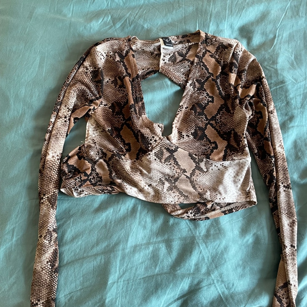 Windsor size 6 snakeprint tie-up long sleeve top
